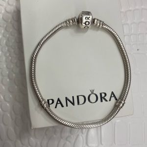 Authentic Pandora bracelet great condition w box